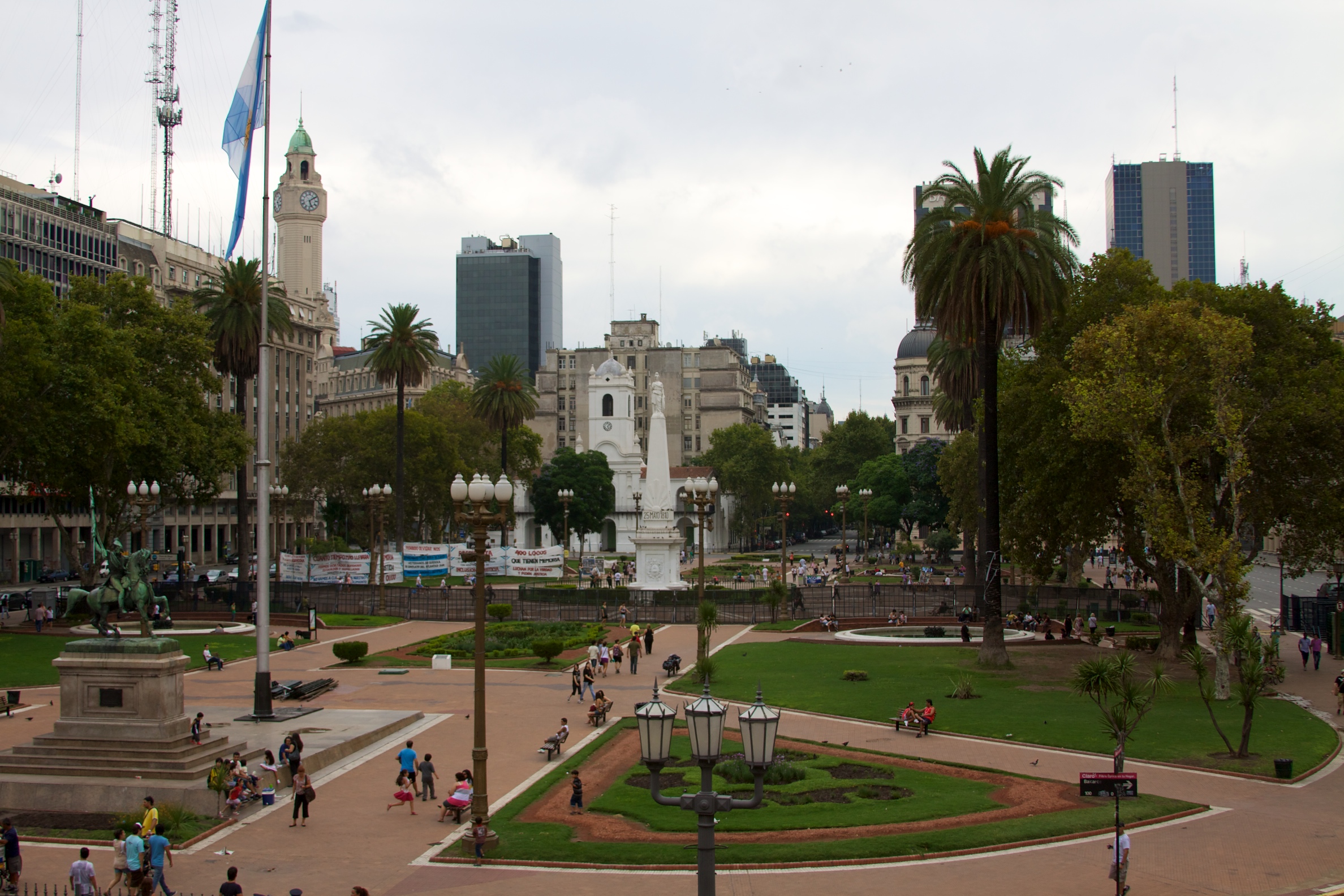 Fachada histórica da Casa Rosada e Praça de Maio no centro de Buenos Aires na Argentina